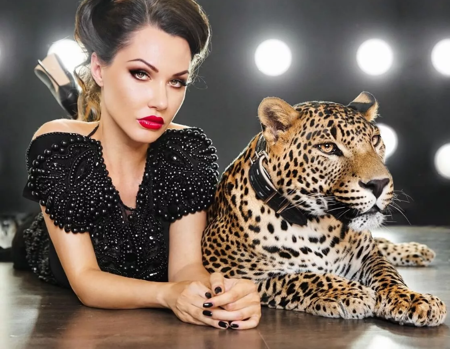 Elena leopard